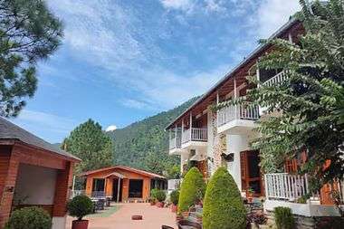 Kainchi Dham Tour Package from Delhi with Nainital and Jim Corbett for Couples and Families